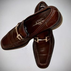 Ferragamo Mens Leather Slip on Loafer with Silver SF insignia Buckle 8.5d Brown